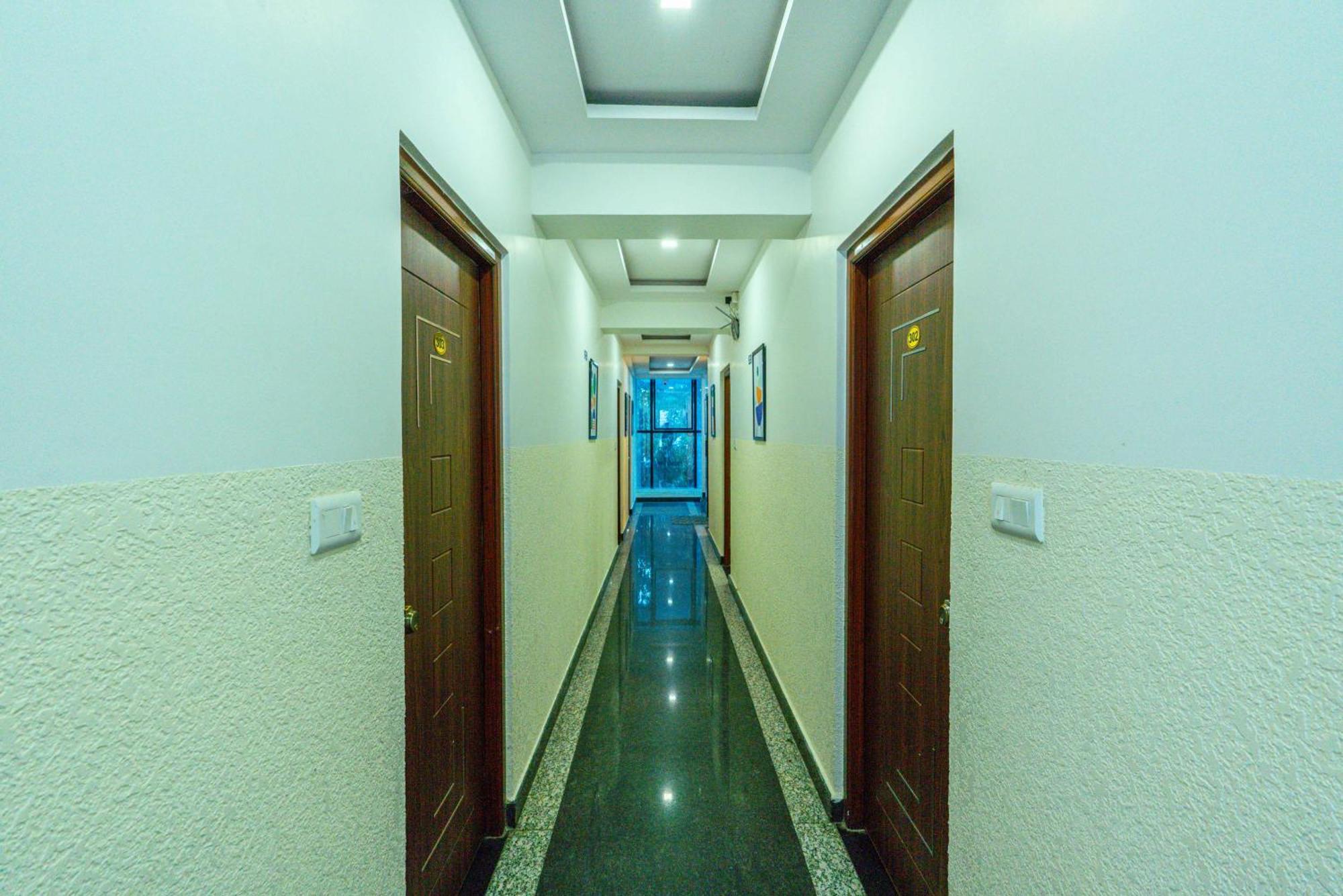 Hotel Treebo Elmas Grand Bangalore Esterno foto