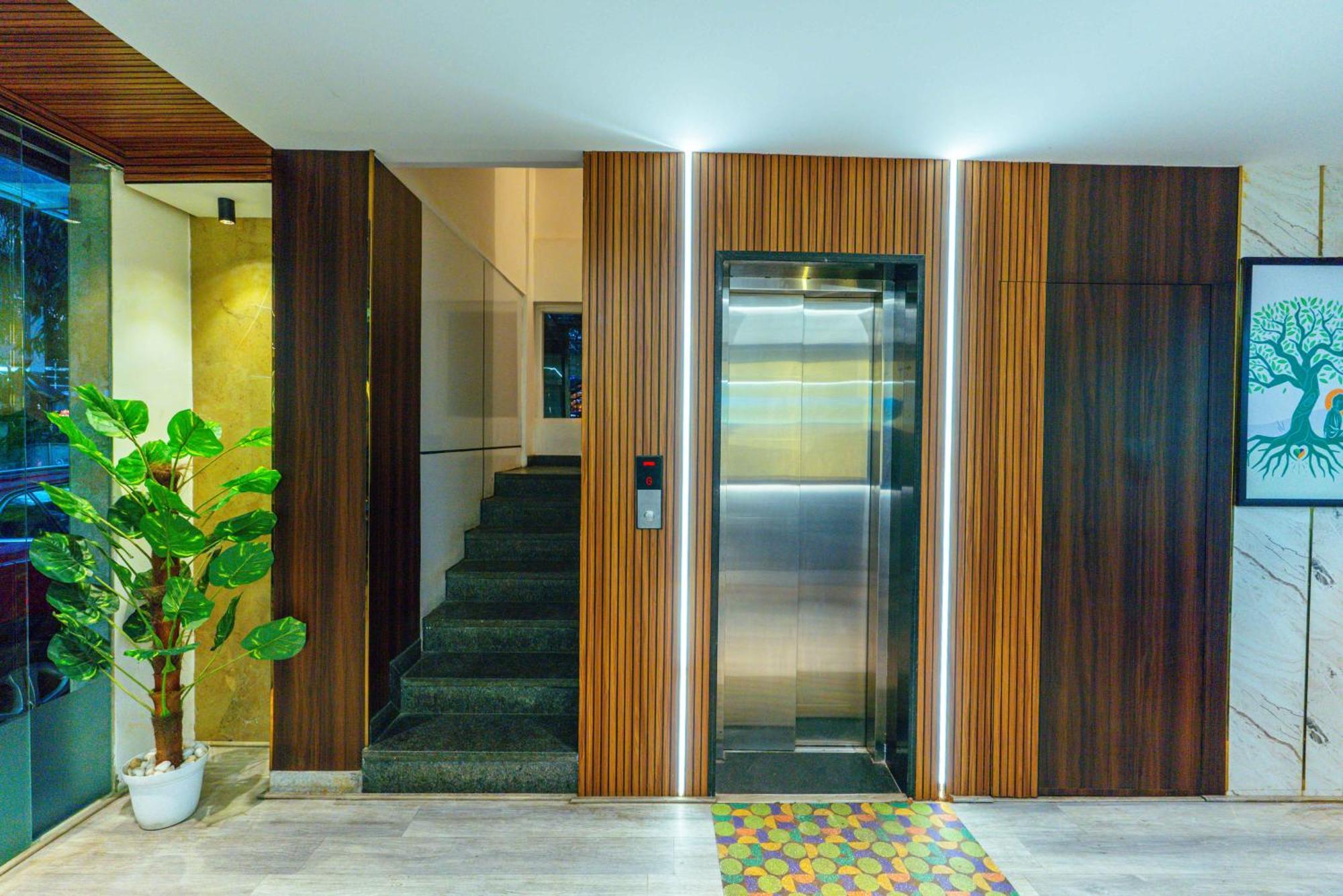 Hotel Treebo Elmas Grand Bangalore Esterno foto